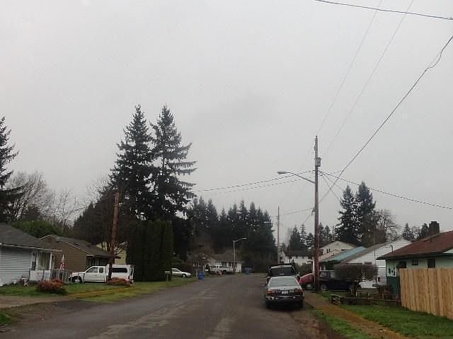 2nd image of 3923 E McLoughlin Blvd