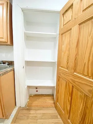 Rented by Bond New York | media 7