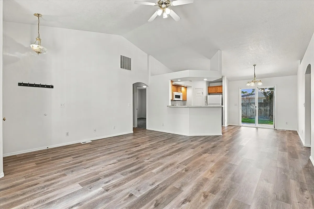2831 Sweetwood - Meridian — Photo 2
