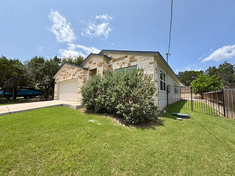 4300 Liberty Ln — Photo 3