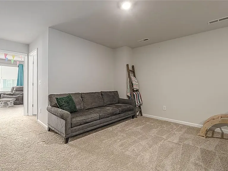 1000 Henson Park Dr — Photo 12