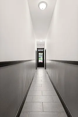 Building, photo 1