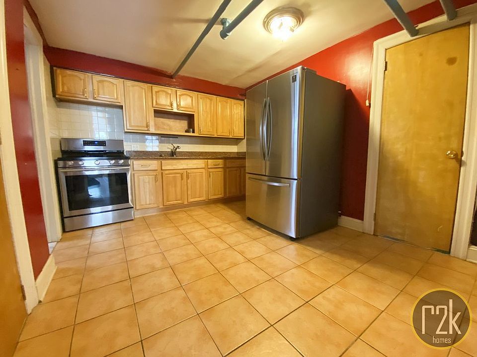 1st image of 2522 35th St #1C