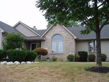 1st image of 27 Hawthorne Dr