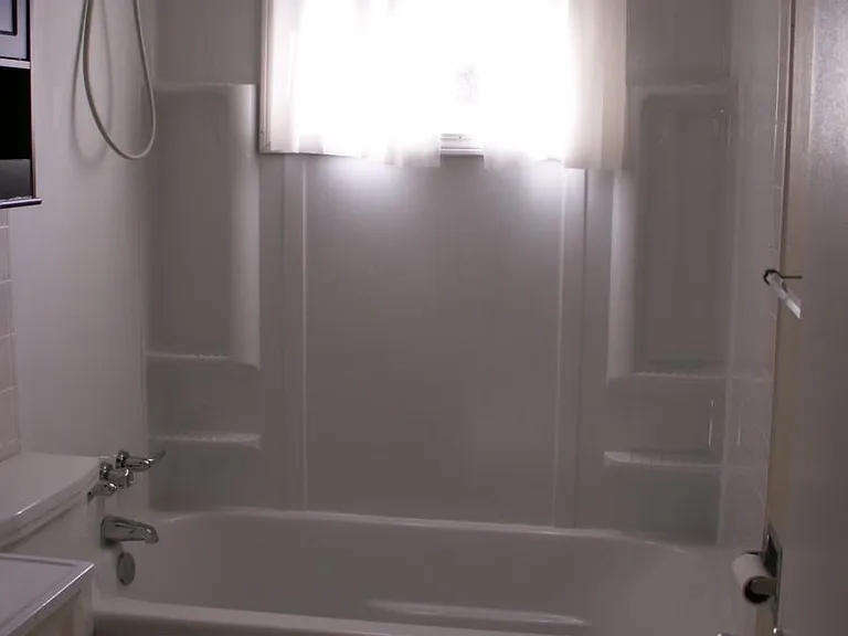 1406 Ann Ave — Photo 2