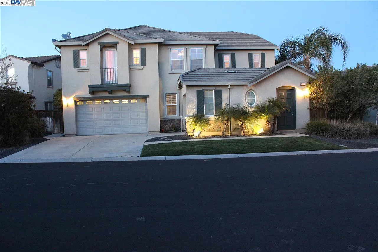 5654 Arcadia Cir photo 1