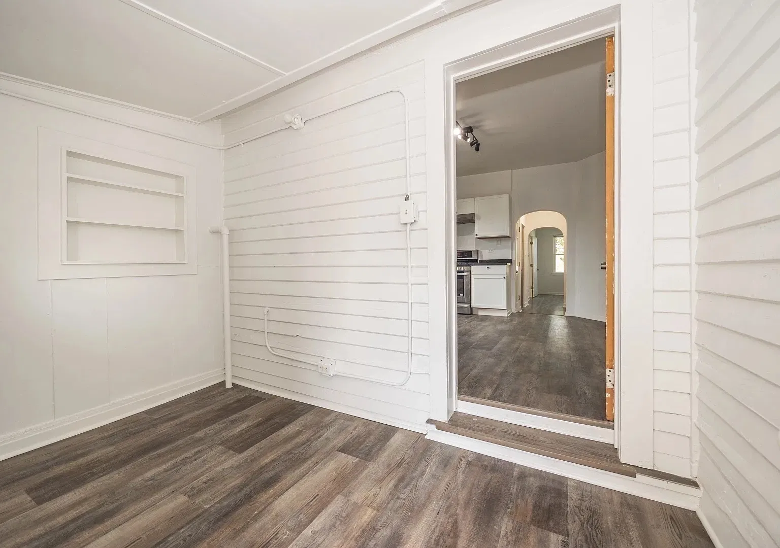 2 bed, 1000 sqft, $1,500 — Photo 2