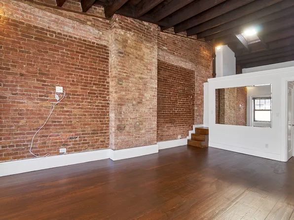 312 Bleecker Street image 1 of 12