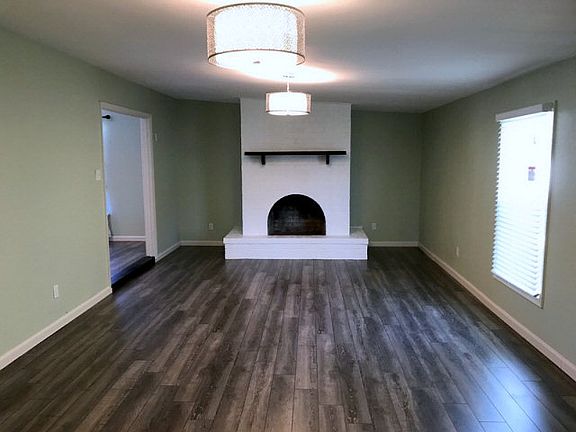 3rd image of 3001 Linda Dr