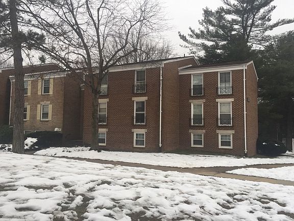 2nd image of 826 Quince Orchard Blvd #826