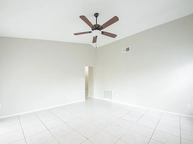 1000 Dinero Dr — Photo 3