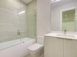 217 E 21st St #B, North Vancouver, BC V7M 3K5