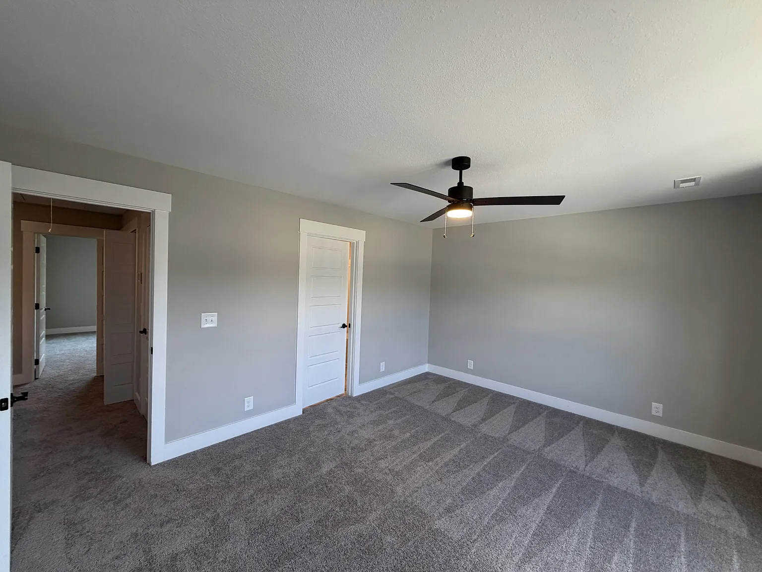 2 bed, 2.5 bath, 1292 sqft, $1,430 — Photo 4