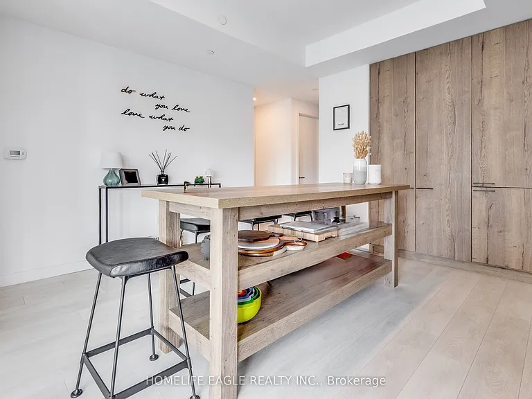 505 Richmond St W #827 — Photo 10