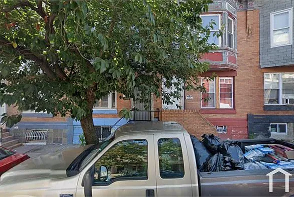 3 bed, 1056 sqft, $1,780 — Photo 2