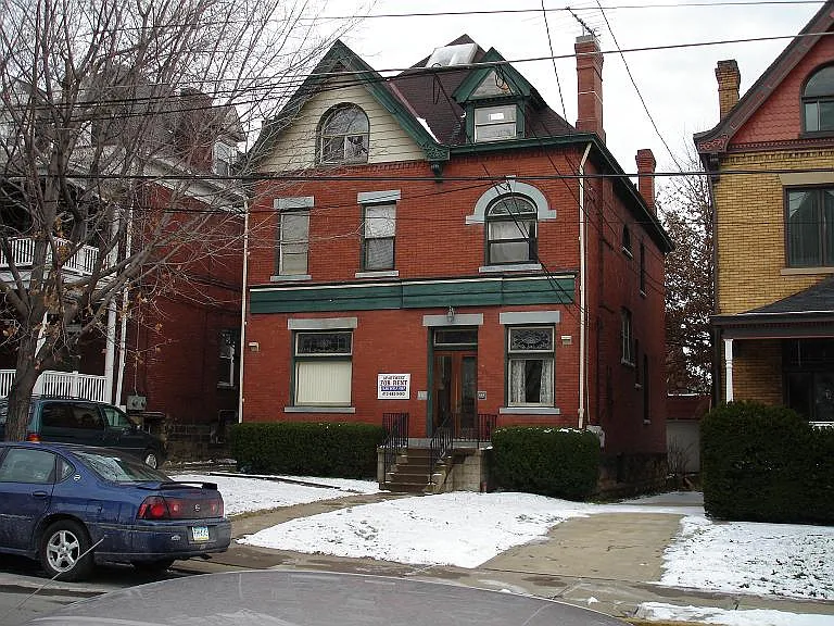 2 bed, 900 sqft, $1,600 — Photo 1