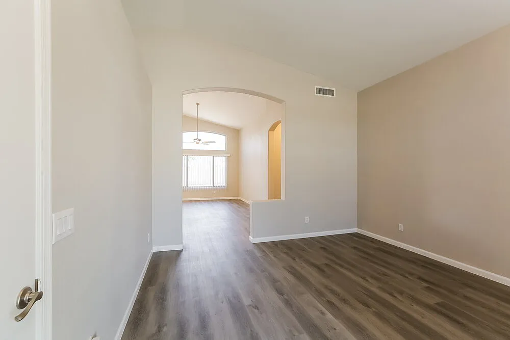 3 bed, 2.0 bath, 1710 sqft, $2,465 — Photo 4