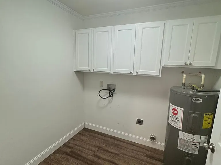 33 W Oak St #A — Photo 12