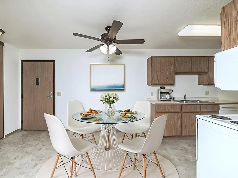 Golden Creek Apartments — Photo 21