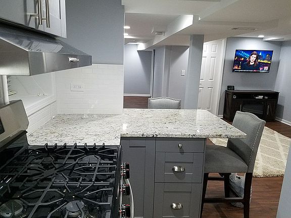 Garden Unit KitchenPeninsula