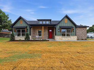 3201 Walnut Creek Pkwy, Granbury, TX 76049