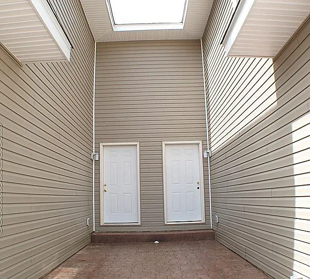Exterior 1