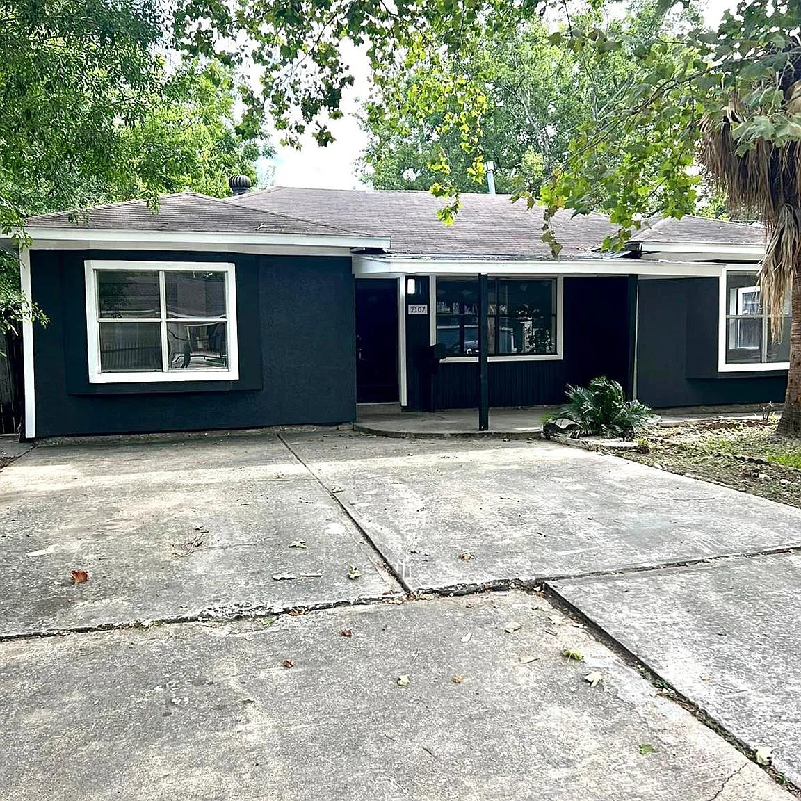 5 bed, 3.0 bath, 2029 sqft, $2,095 — Photo 1