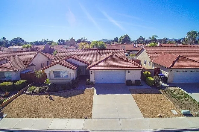 1319 Zirconia St — Photo 2