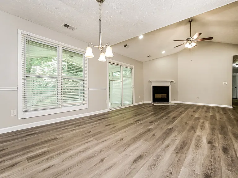 2921 Sunset Ct — Photo 4