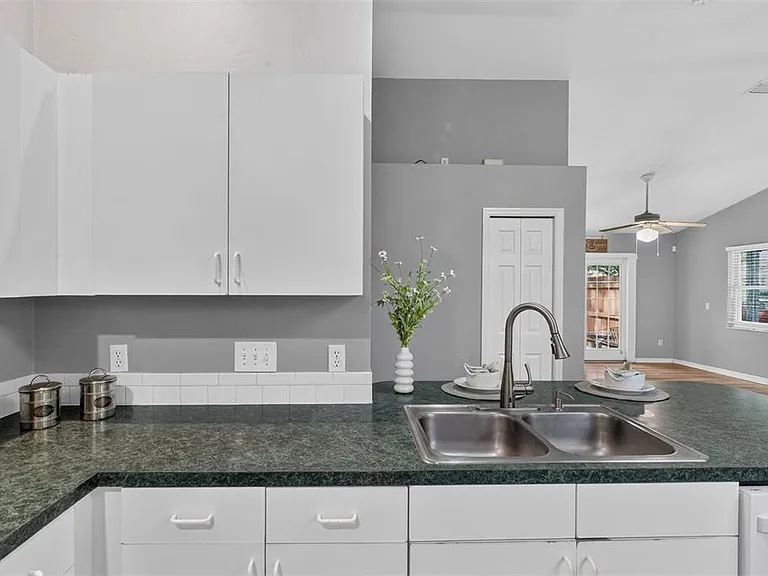 2115 SW 72nd St — Photo 9