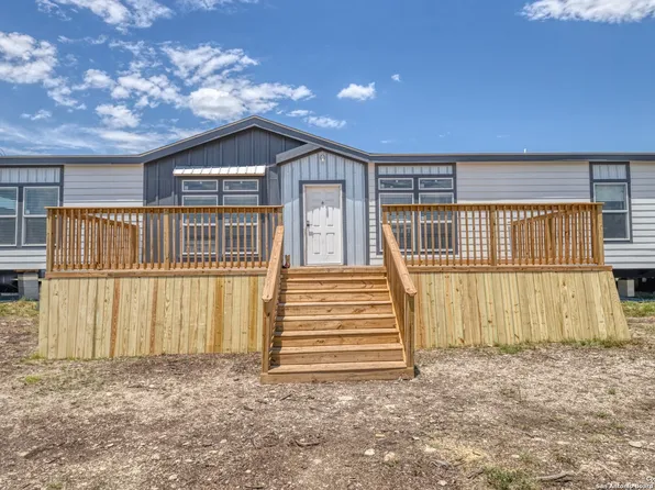 3497 County Road 205, Uvalde, TX 78801