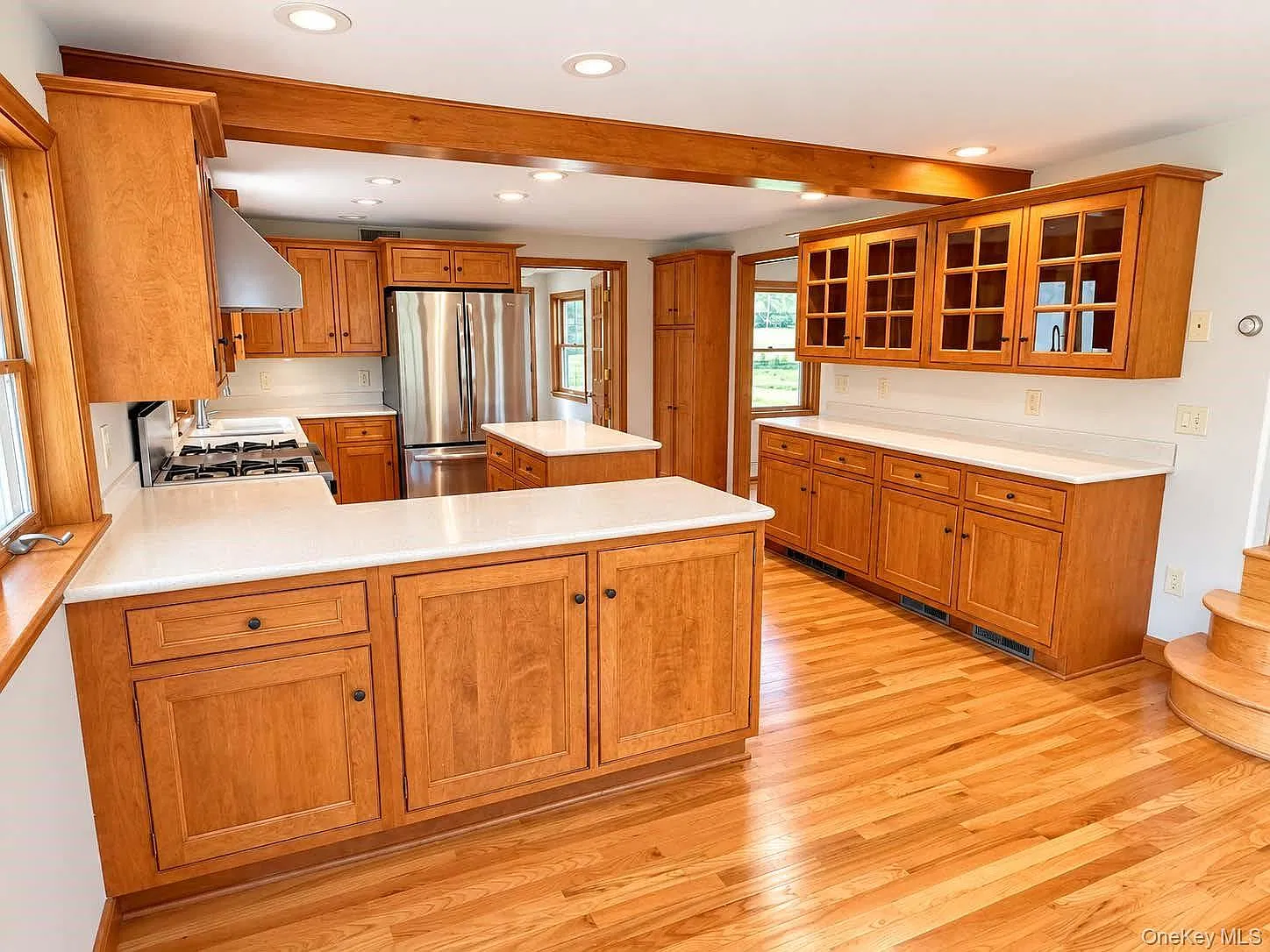 4 bed, 2.0 bath, 3426 sqft, $3,800 — Photo 4