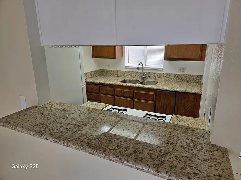 839 Gaviota Ave #F — Photo 7
