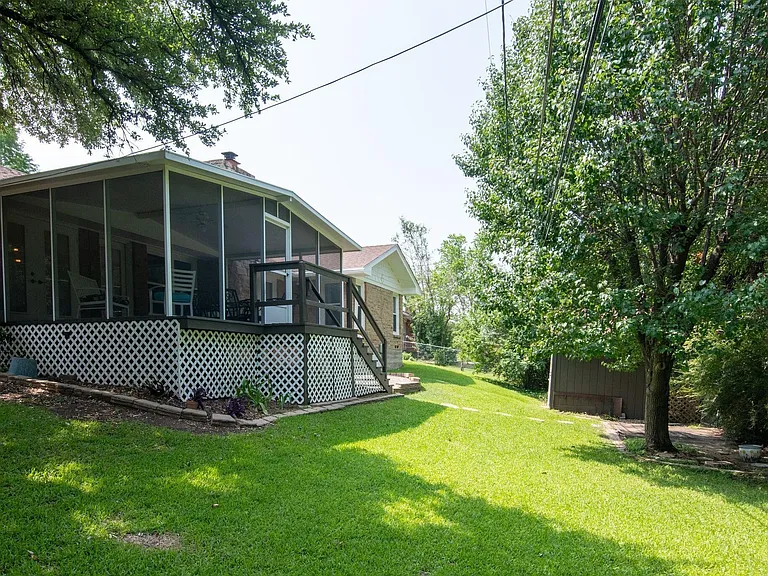 4240 Westmont Ct — Photo 35