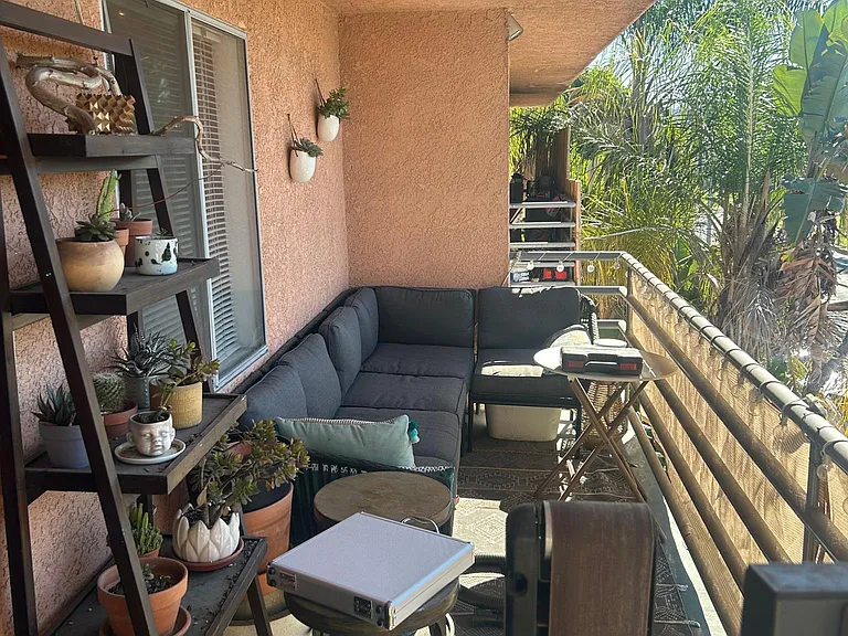 5320 Whitsett Ave #8 — Photo 15