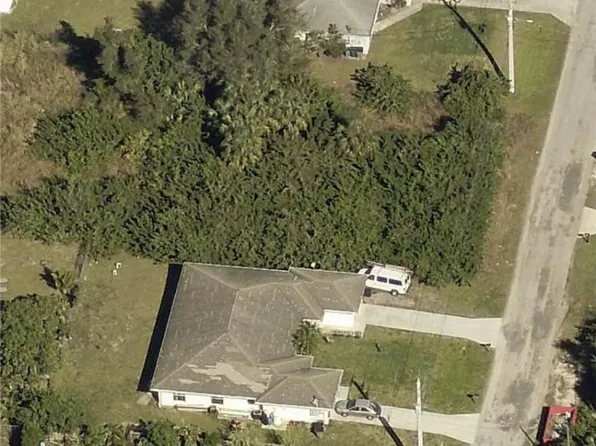 736/738 Gilbert Ave S, Lehigh Acres, FL 33973