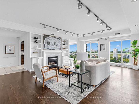 2nd image of 38 Avenue Rd #1802