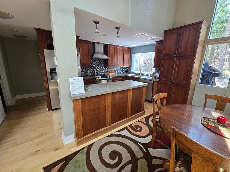 2792 Lee Hill Dr — Photo 9