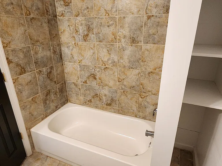 204 Westhampton Ave — Photo 4