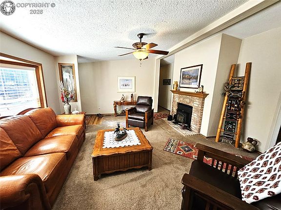5th image of 1900 Arnold Dr