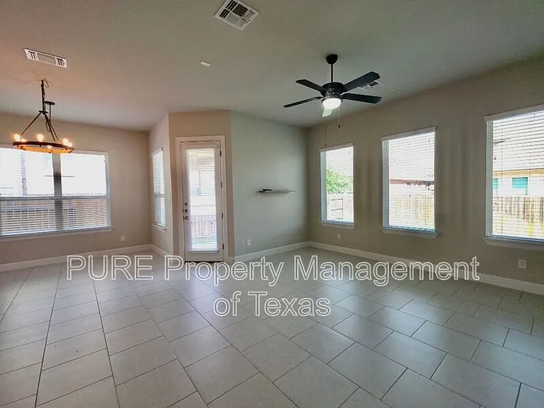 3356 Pablo Cir — Photo 4