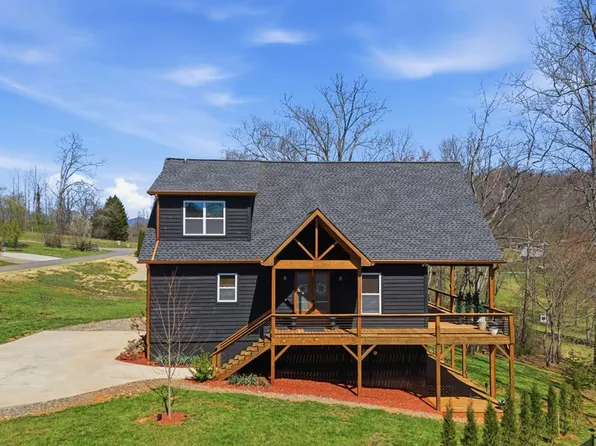 784 Sneaking Creek Dr, Hayesville, NC 28904