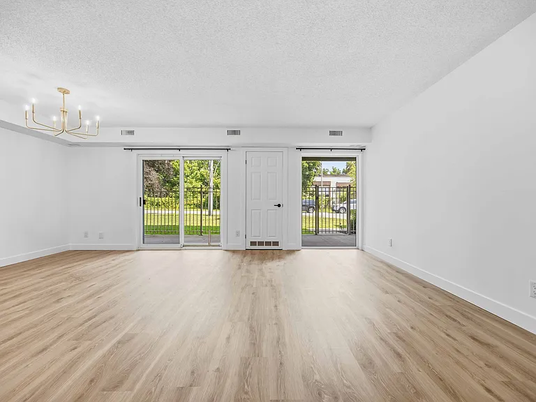 548 Front St #14 — Photo 3