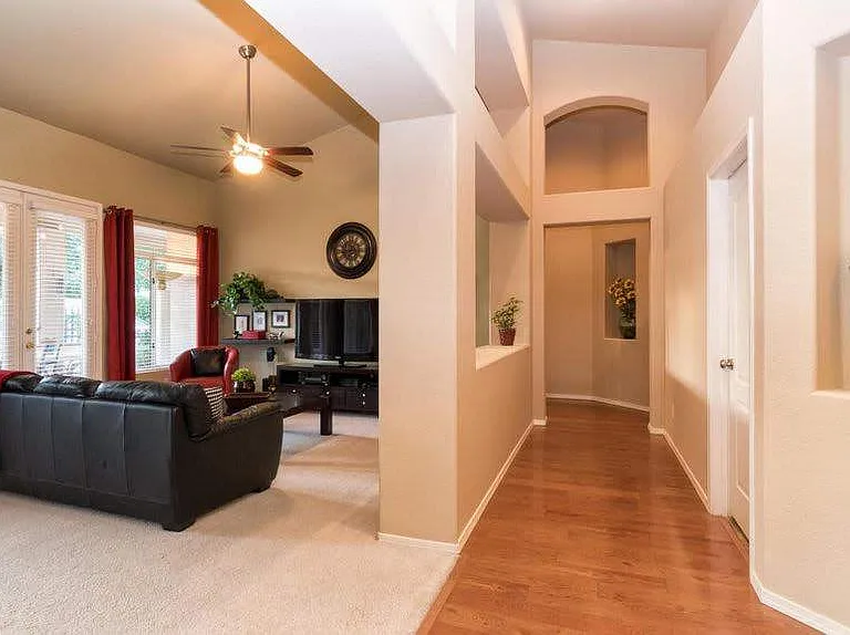 16208 S 27th Pl — Photo 7