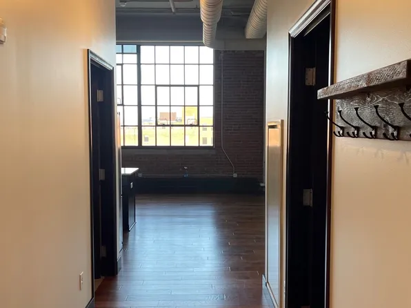 100 Walnut St, Peoria, IL