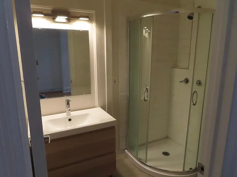 819 Park Ave #5 — Photo 3