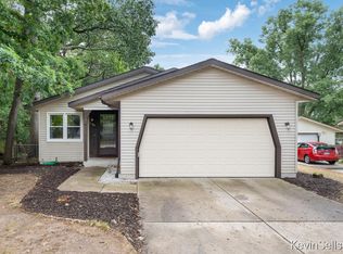 1504 40th St SW, Wyoming, MI 49509