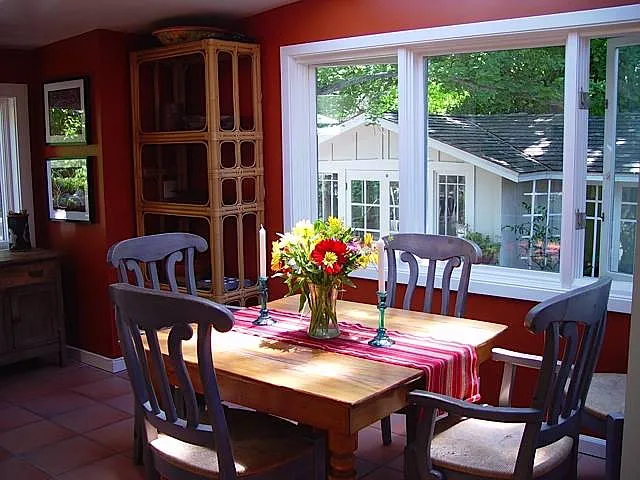 2 bed, 1050 sqft, $3,800 — Photo 3