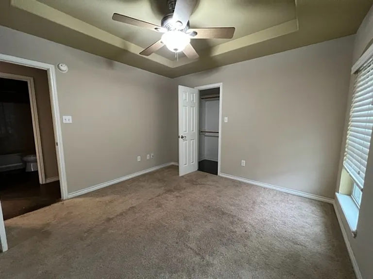 2457 Independence Blvd — Photo 14