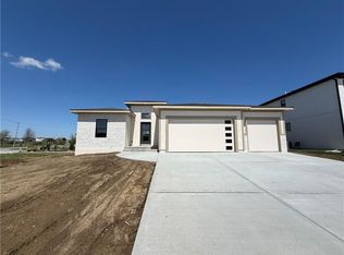 27604 E 128th Ct, Lake Lotawana, MO 64086